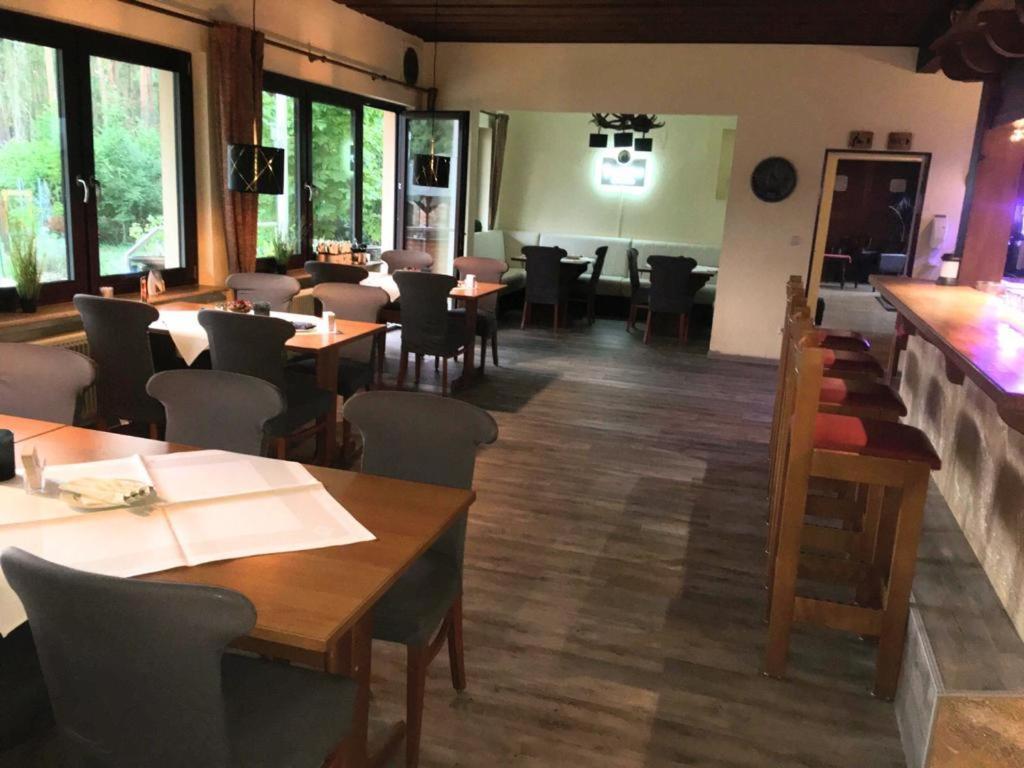 Hotel-Restaurant Hubertus Brome Bagian luar foto