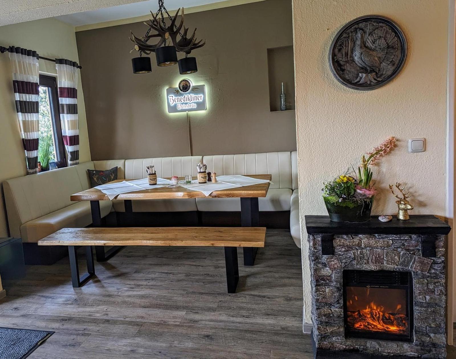 Hotel-Restaurant Hubertus Brome Bagian luar foto